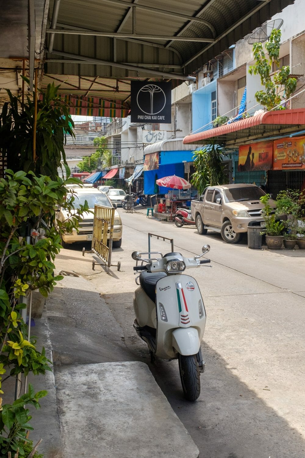 Phu Chai Kai Cafe outside